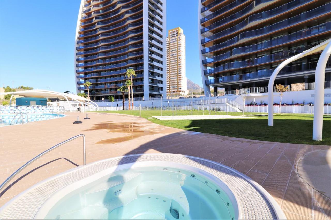 Sunset Waves Deluxe Apartments Poniente Beach Resort Benidorm Exterior foto